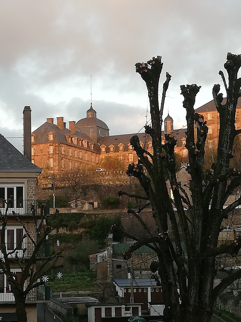 HOPITAL DE JOUR VIRE (14G04)