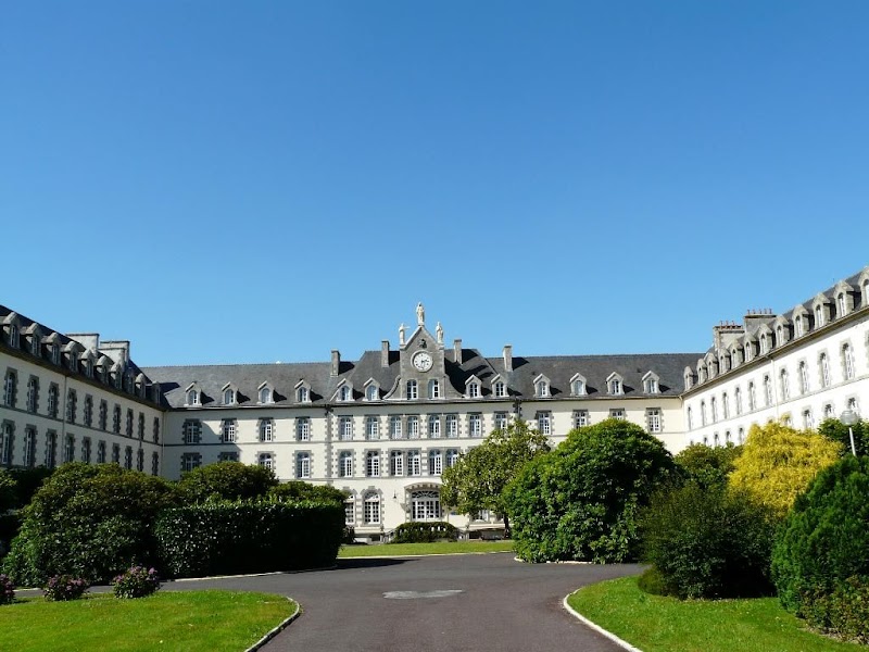 CENTRE HOSPITALIER DE PLOUGUERNEVEL