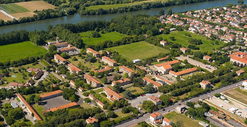 CHS THEOPHILE ROUSSEL